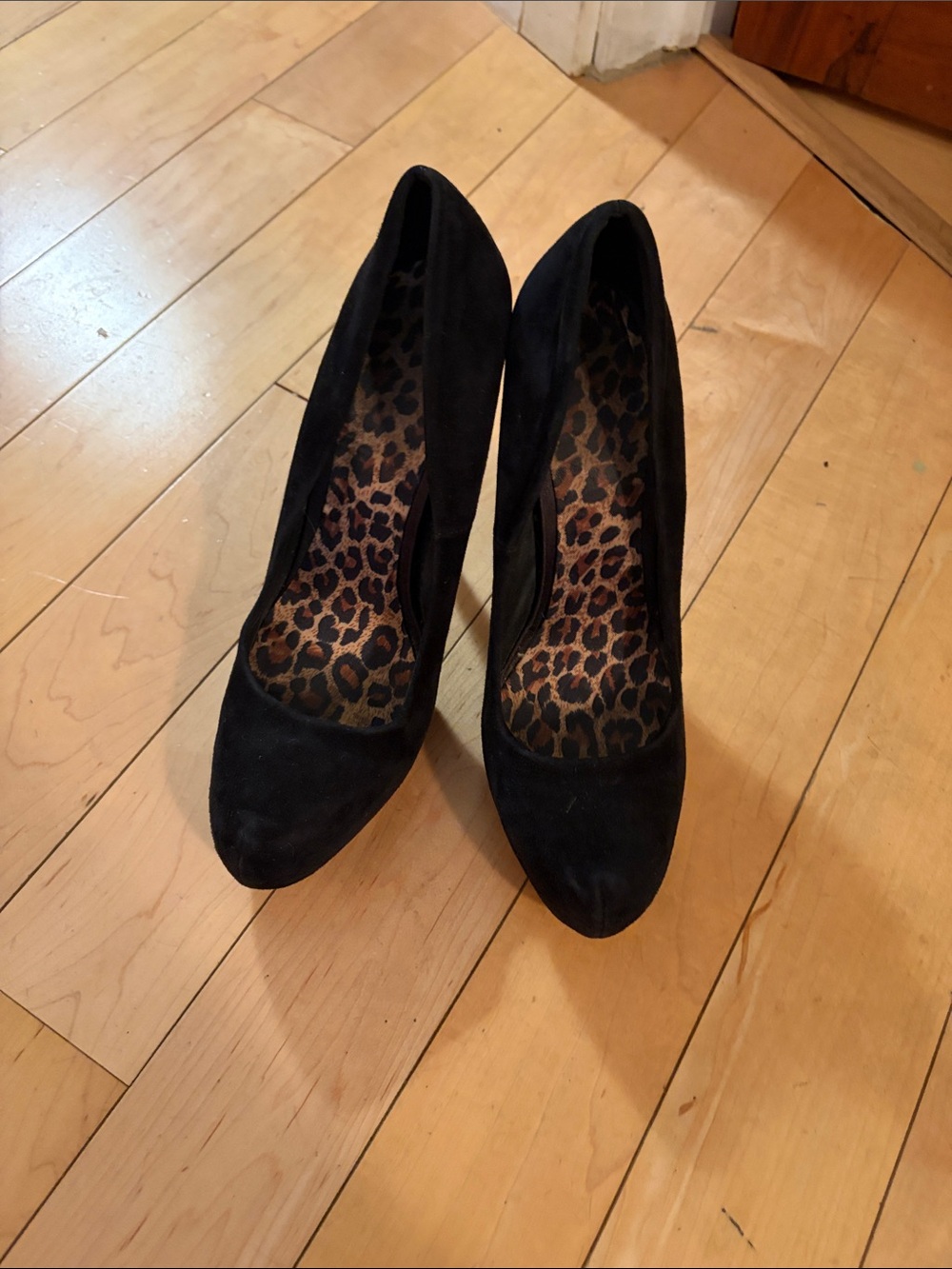 Aldo Black Suede Pumps with Leopard Insole